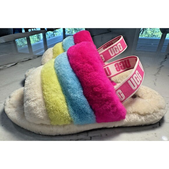 UGG Girl's Fluff Yeah Slides Slippers Size Kids SZ5 - 1116570k - Picture 1 of 6
